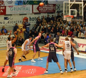 Fred Williams beim Freiwurf