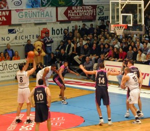 Goran Karadzic beim Freiwurf