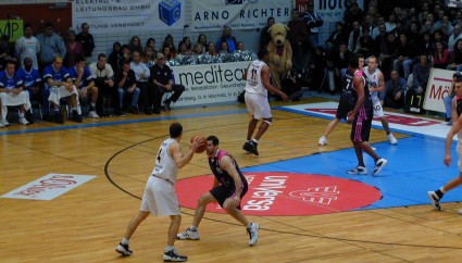 Marcel Tenter sucht eine Anspielstation