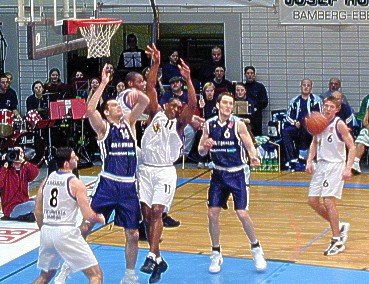 Es geht schon hart zu unter den Krben...