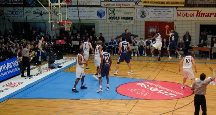 Rettet Phelps den Ball?