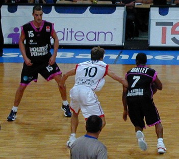 Volkmar Zapf kann Braunschweigs Mallet nicht halten