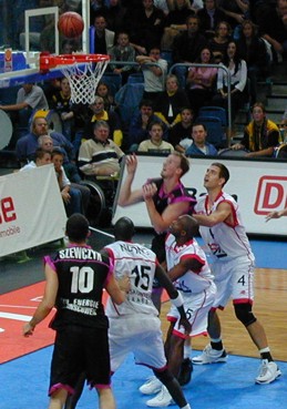 Markku Larkio erzielt 2 seiner 8 Punkte